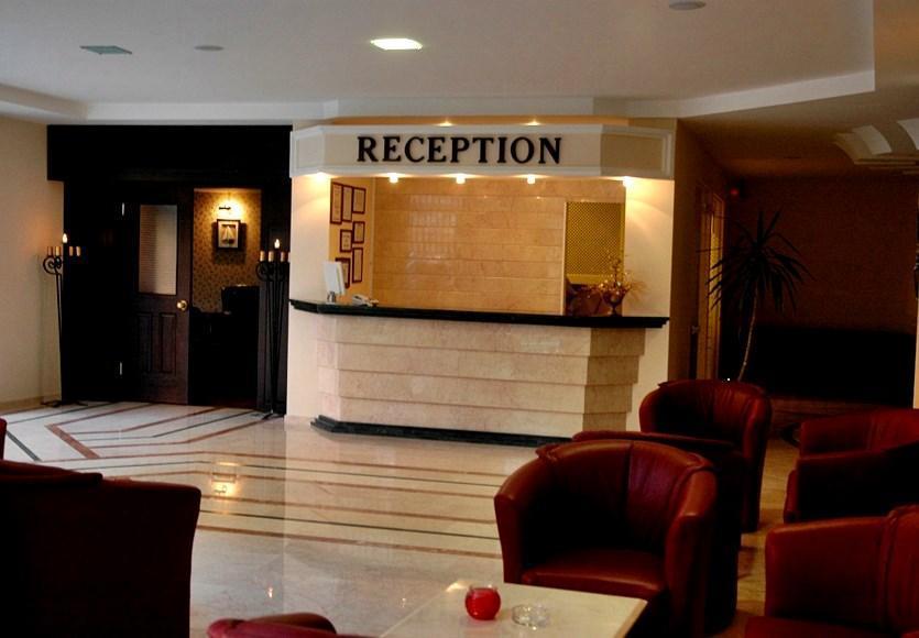 Hotel Ozcelik à Kusadası Extérieur photo