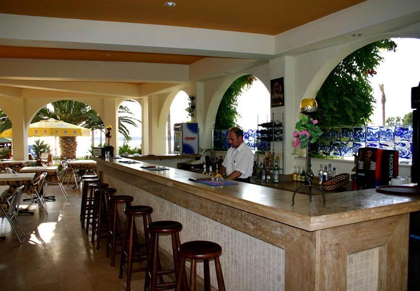 Hotel Ozcelik à Kusadası Extérieur photo